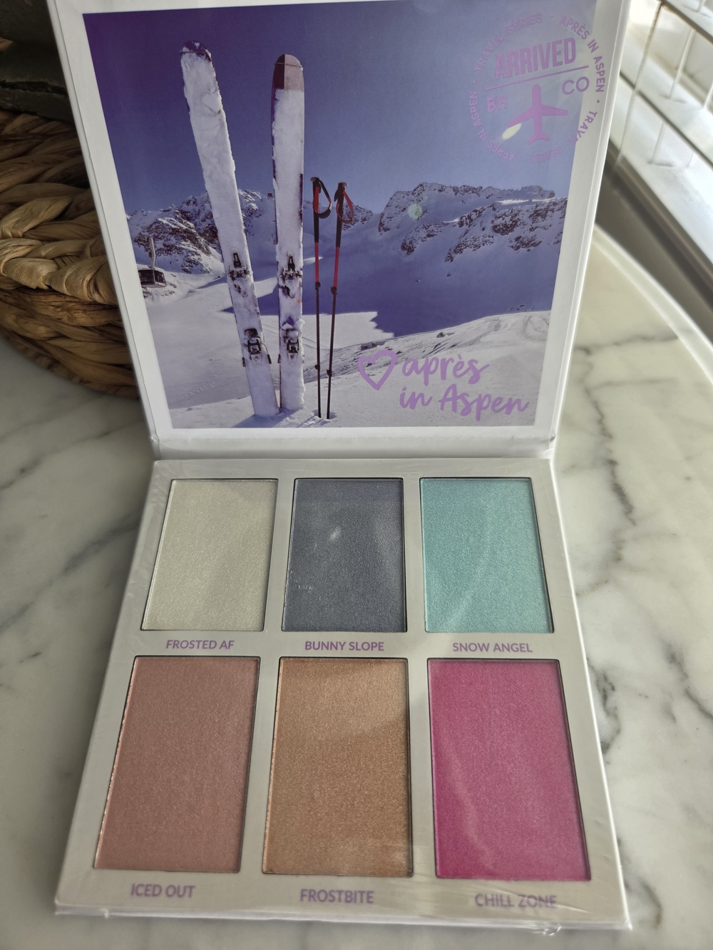 Après in Aspen 6 Color Highlighter Palette - BH Cosmetics
